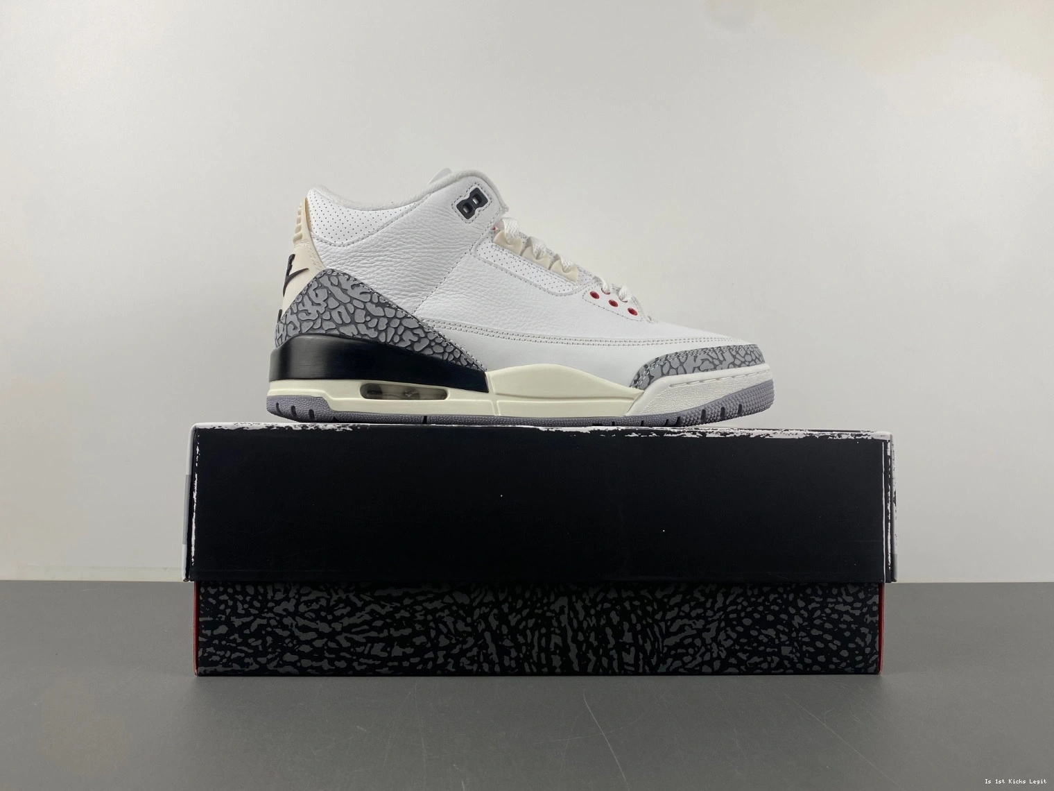 DN3707-100 Retro jordan  Cement' 'White 3 Air 1211